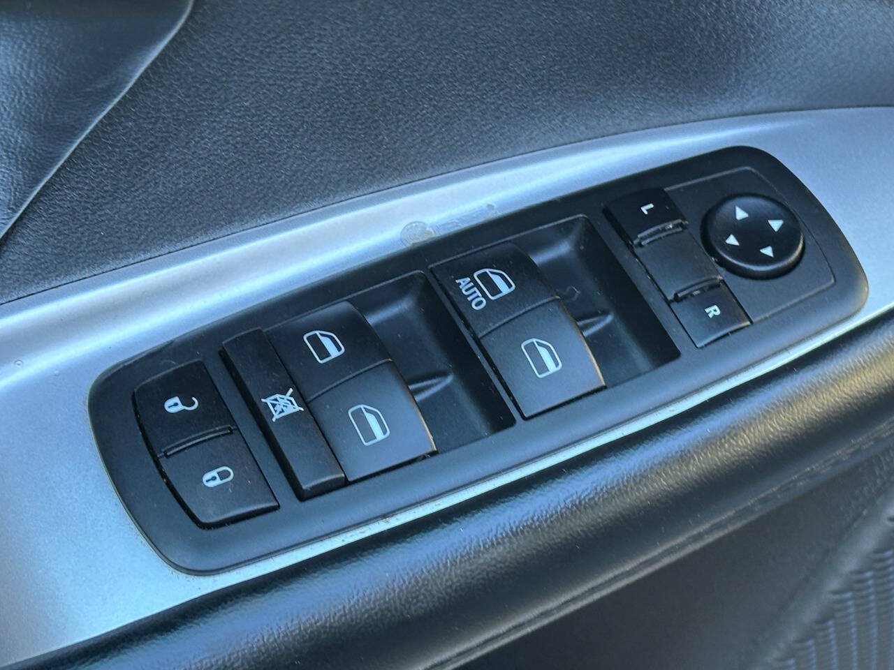 Used 2020 Dodge Journey SE w/ SE Popular Equipment Group FWD image 14