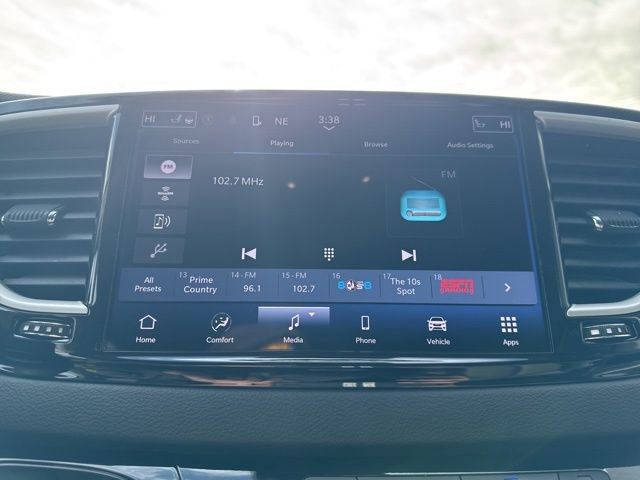 Used 2024 Chrysler Pacifica Touring-L FWD image 17