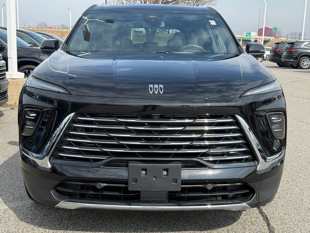 Used 2025 Buick Enclave Preferred image 2