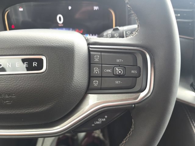 Used 2022 Jeep Wagoneer Series I AWD/4WD image 15