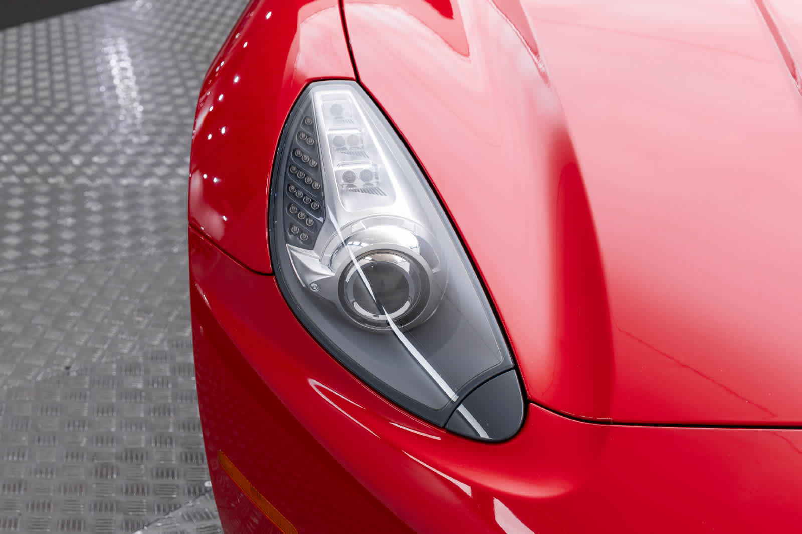 Used 2010 Ferrari California RWD image 54