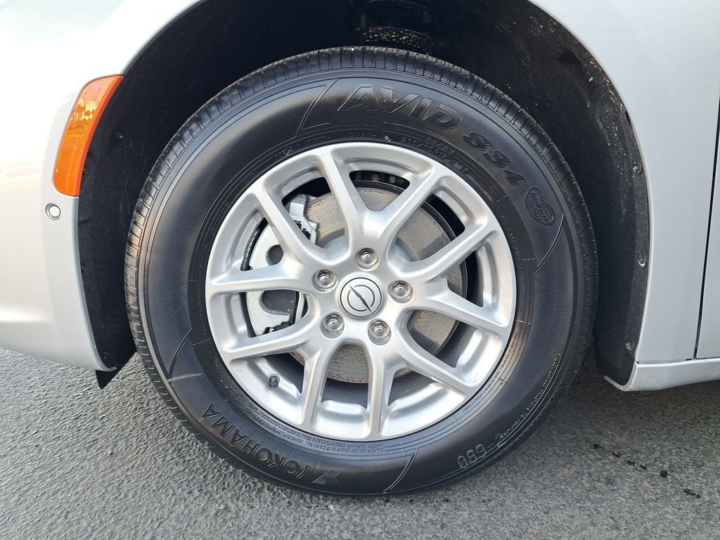 New 2026 Chrysler Pacifica Select FWD image 28