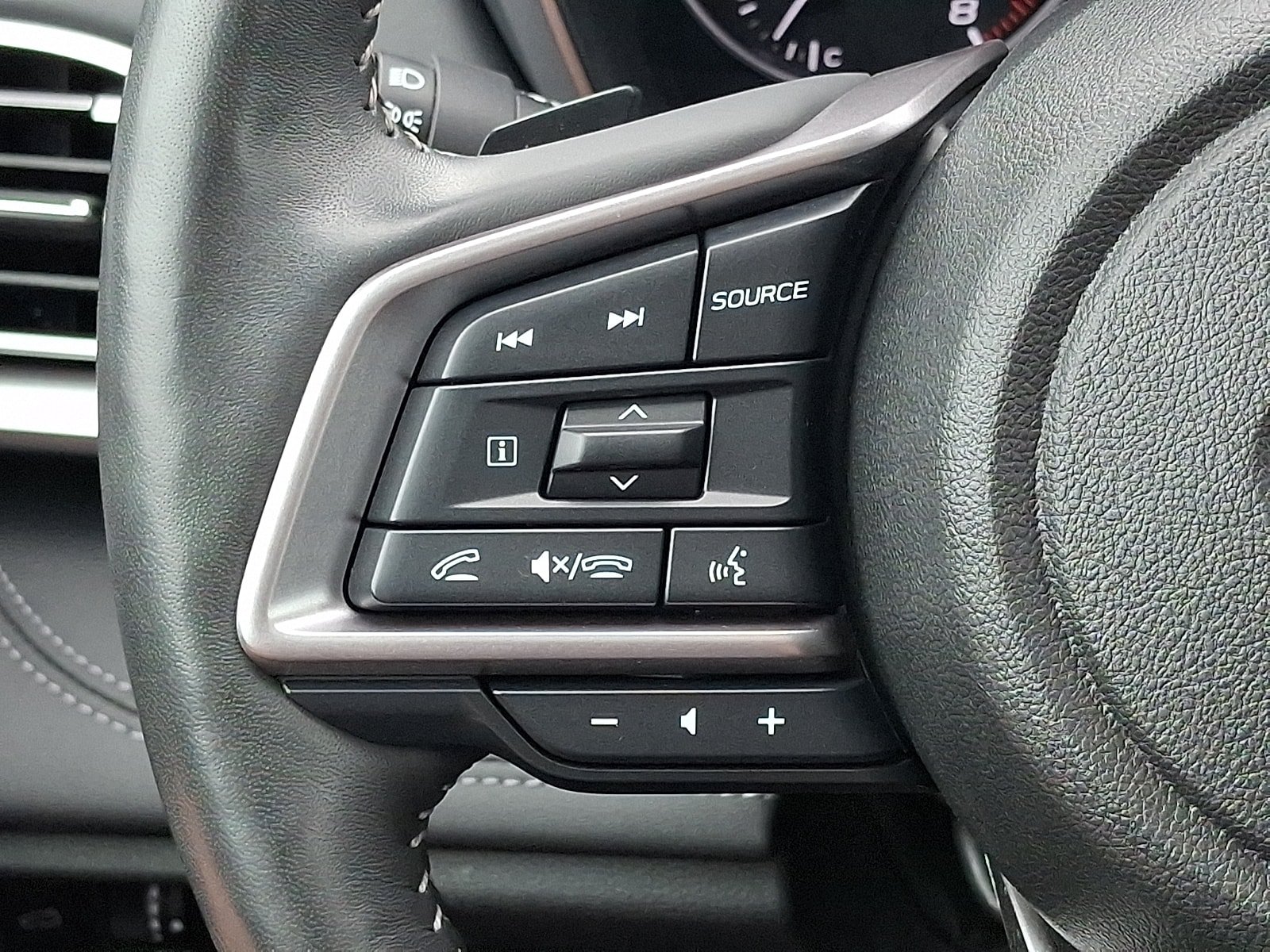 Used 2023 Subaru Outback Touring XT AWD/4WD image 21