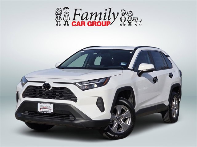 Used 2025 Toyota RAV4 XLE image 1