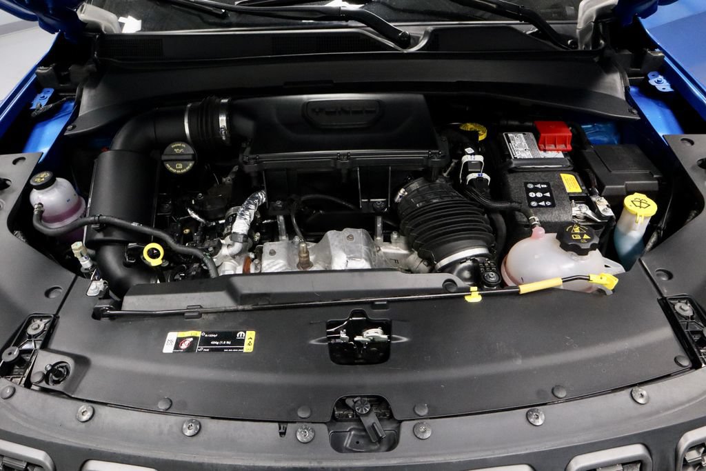 Used 2025 Jeep Compass Trailhawk AWD/4WD image 16