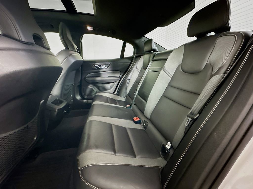 Used 2019 Volvo S60 T5 R-Design FWD image 4