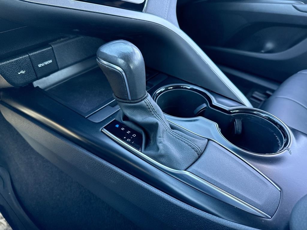 Used 2020 Toyota Camry SE image 20