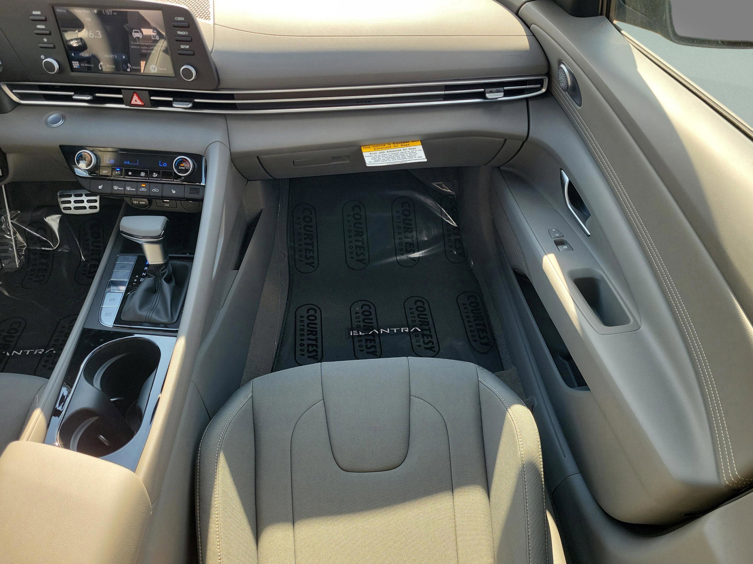 New 2026 Hyundai Elantra SEL Sport image 24