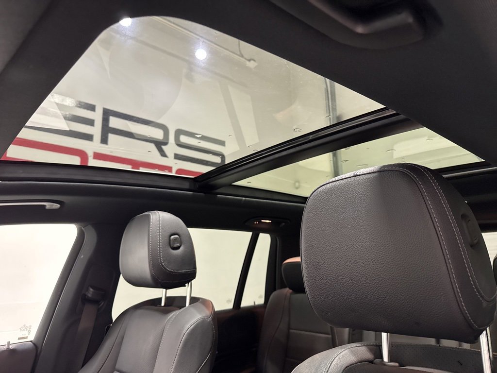 Used 2024 Mercedes-Benz GLS 450 4MATIC image 11