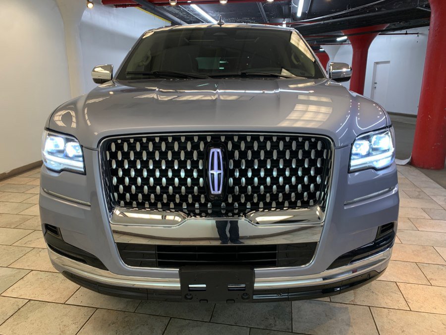 Used 2023 Lincoln Navigator Black Label AWD/4WD image 3