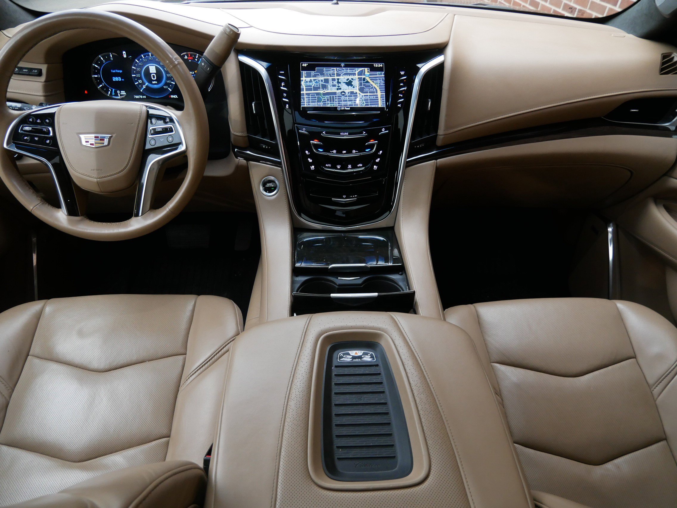 Used 2018 Cadillac Escalade Platinum AWD/4WD image 14