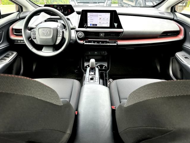 Used 2025 Toyota Prius Plug-In Hybrid FWD image 28