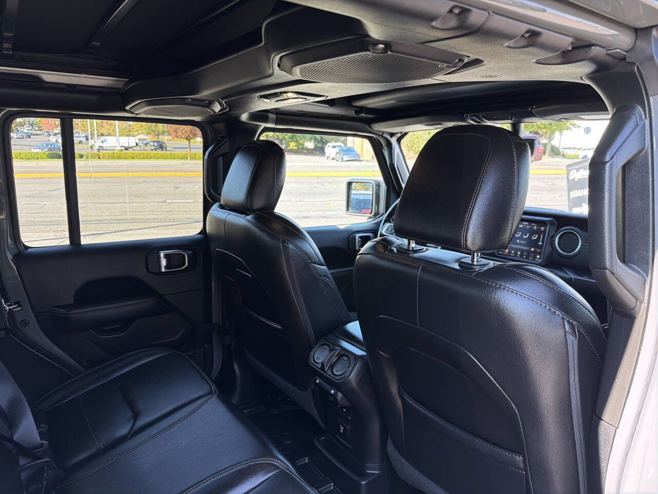 Used 2021 Jeep Wrangler Unlimited Sahara w/ Cold Weather Group image 28