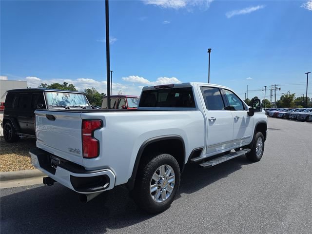 Used 2024 Chevrolet Silverado 2500 High Country w/ Technology Package AWD/4WD image 3