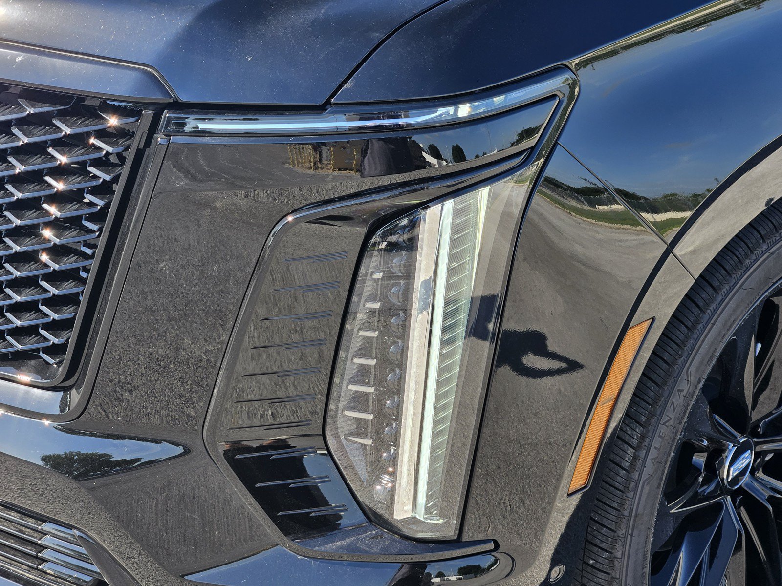 New 2026 Cadillac Escalade ESV Platinum Sport w/ LPO, ONYX Package AWD/4WD image 5