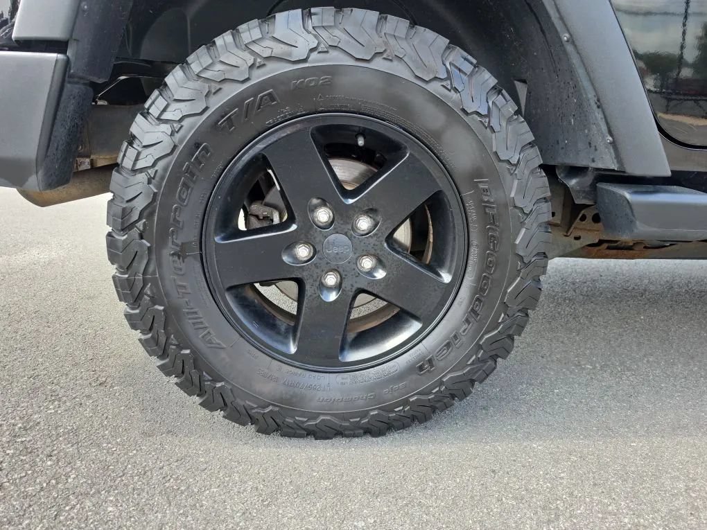 Used 2017 Jeep Wrangler Unlimited Sport AWD/4WD image 12