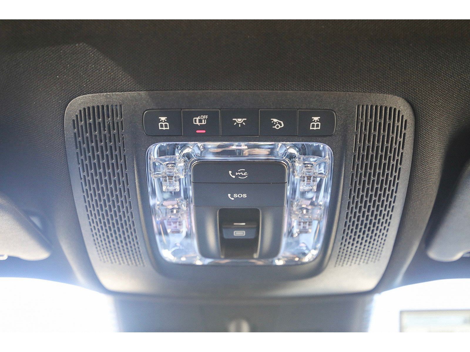 Used 2024 Mercedes-Benz GLB 250 4MATIC image 18