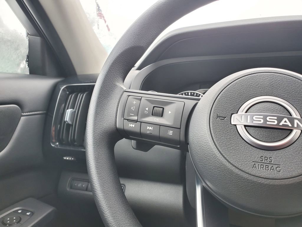 New 2025 Nissan Pathfinder S image 20