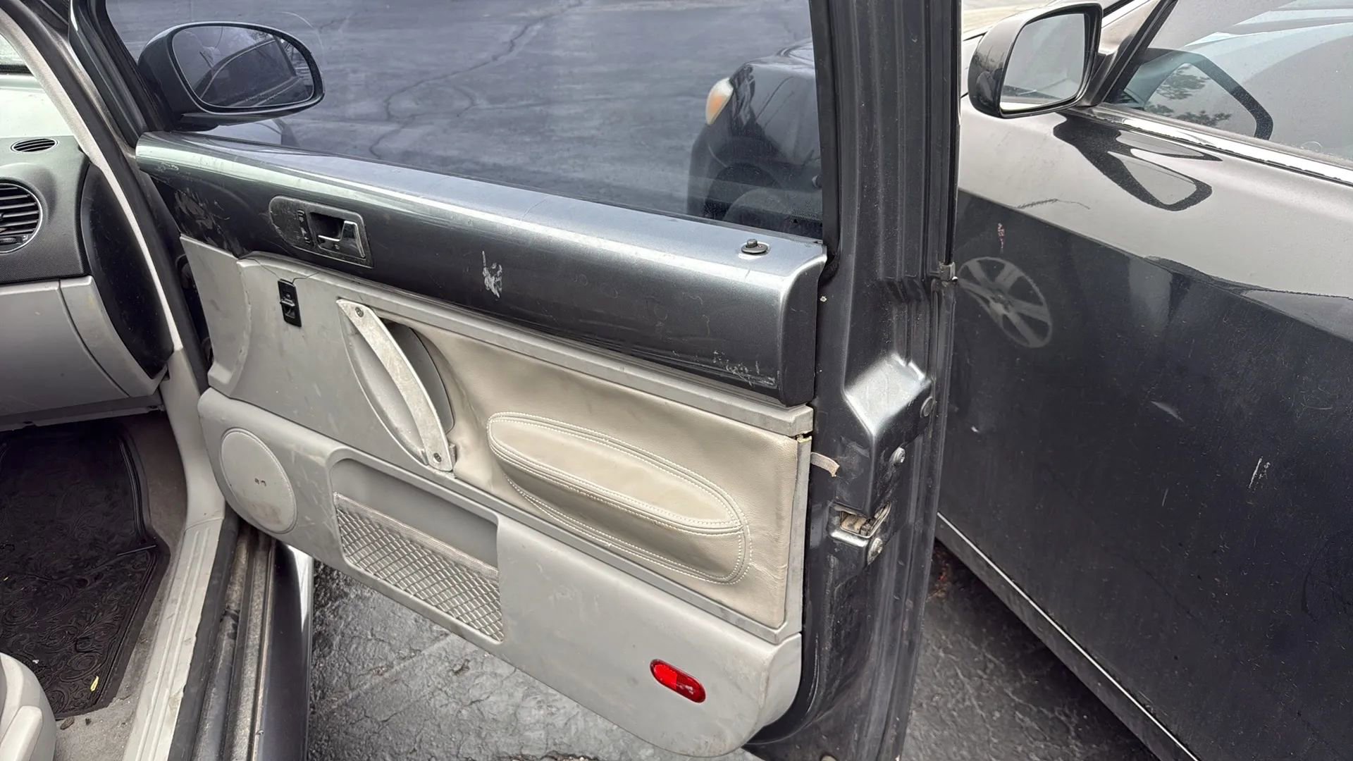 Used 2006 Volkswagen Beetle Coupe image 7