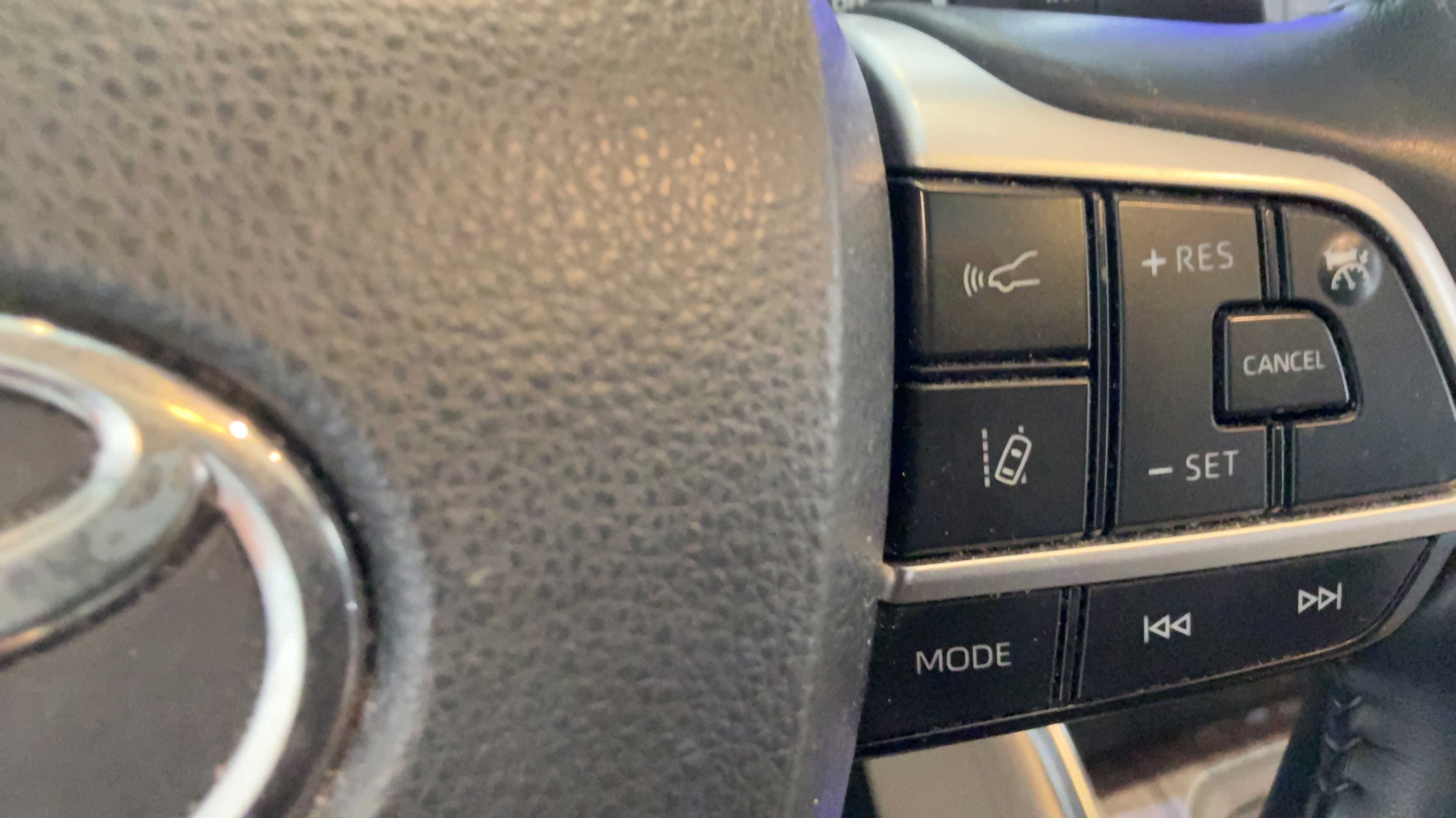 Used 2023 Toyota Highlander Limited AWD/4WD image 19