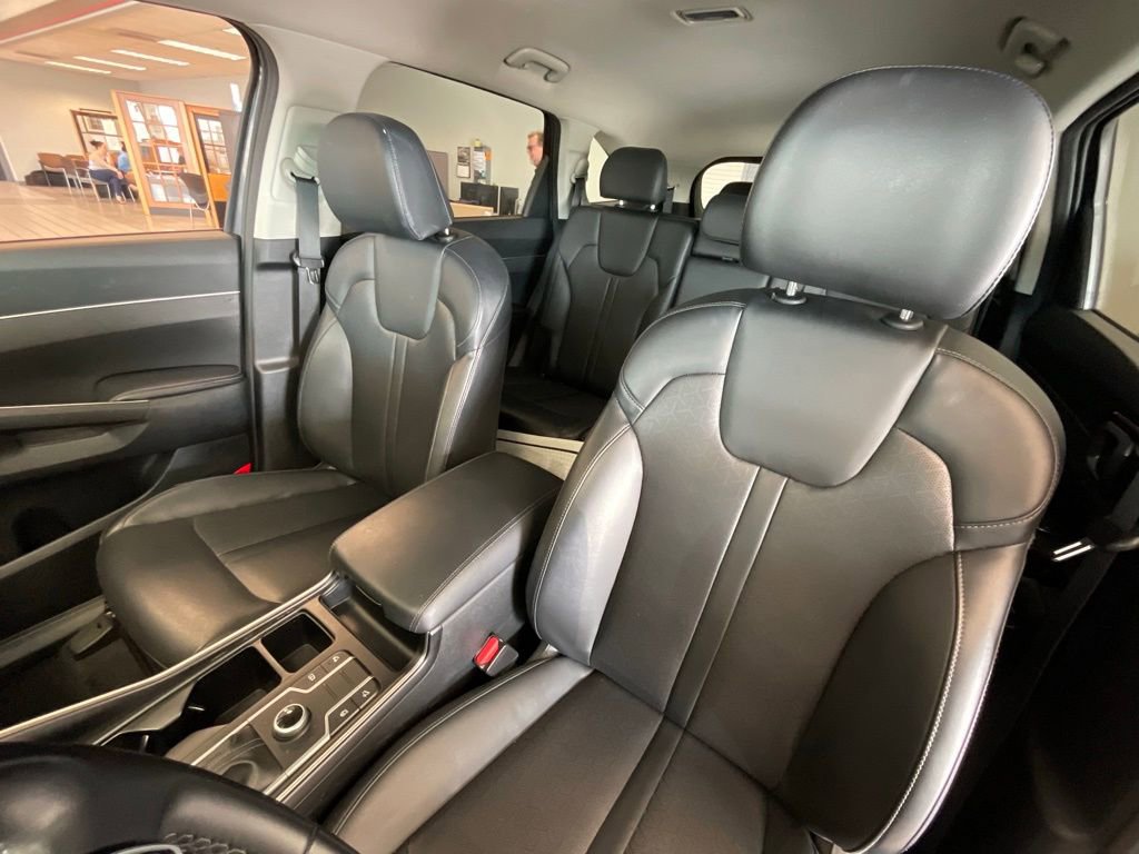 Used 2021 Kia Sorento S image 10