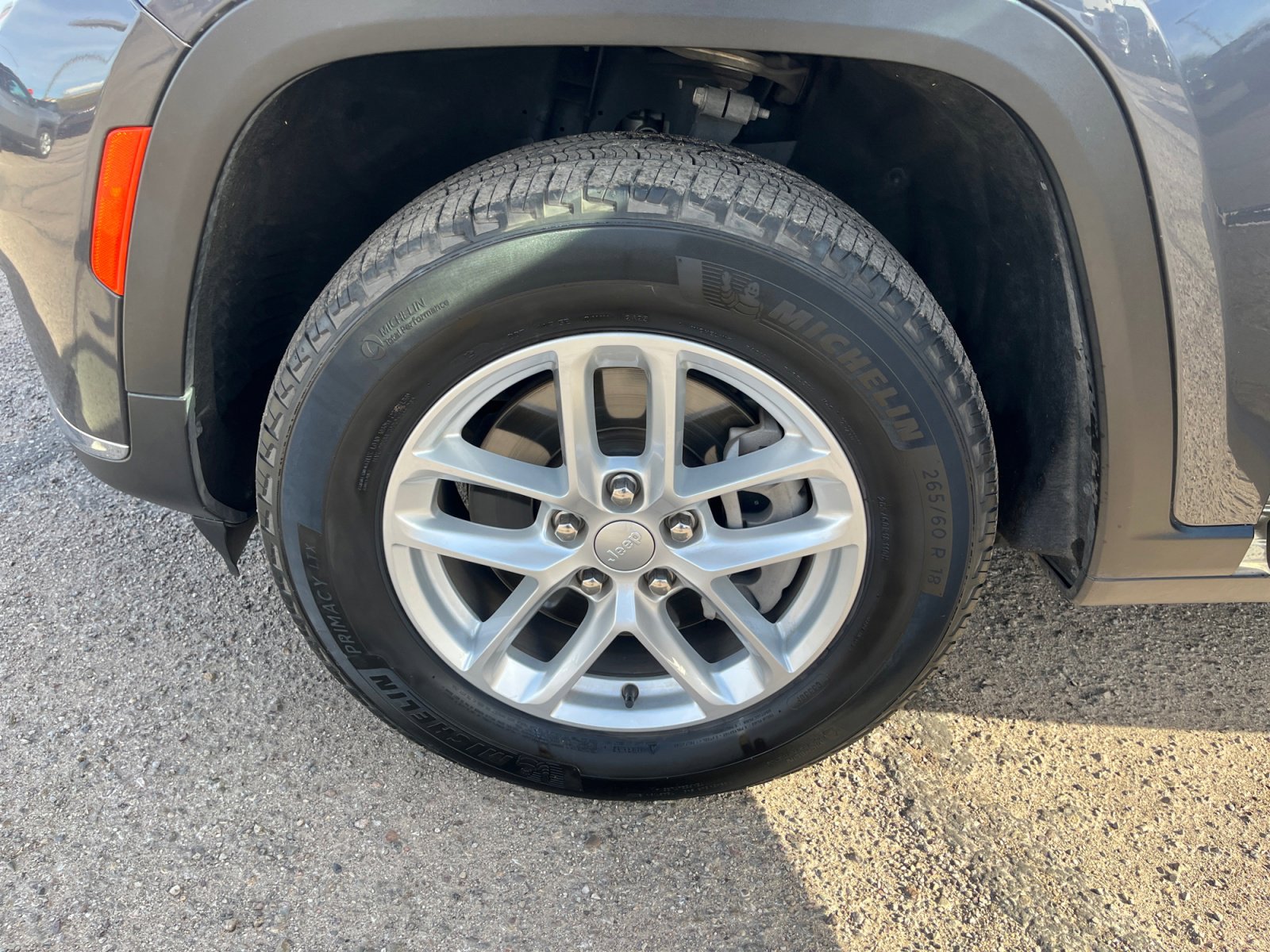 Certified 2023 Jeep Grand Cherokee L Laredo image 25