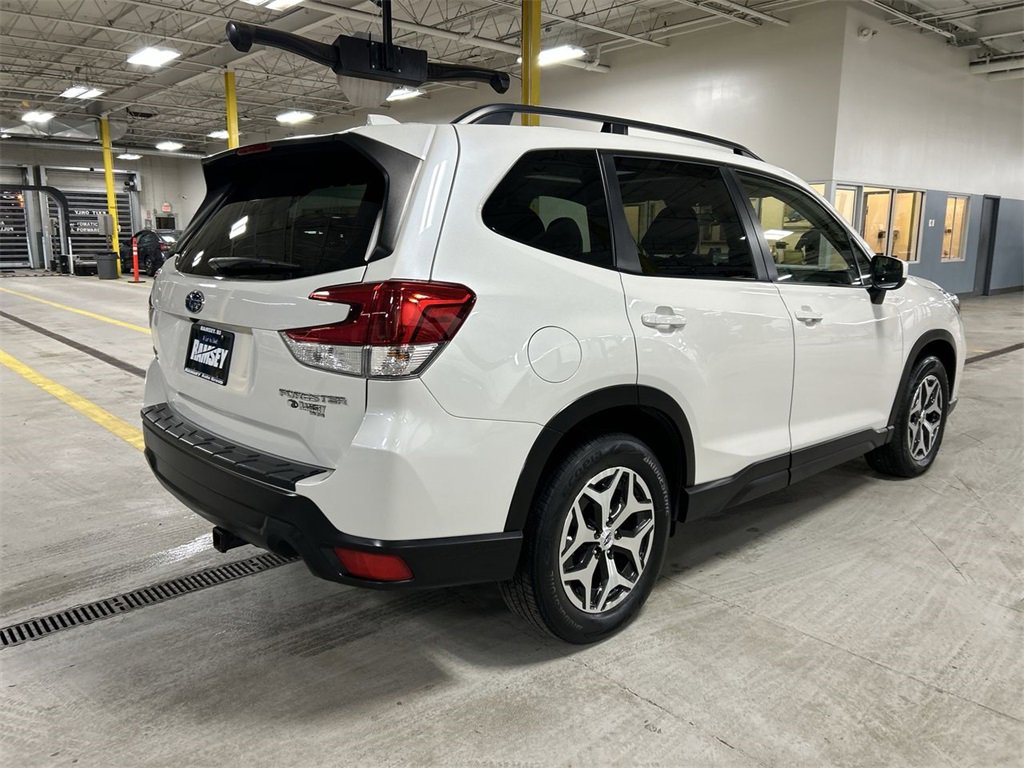Used 2020 Subaru Forester Premium image 8
