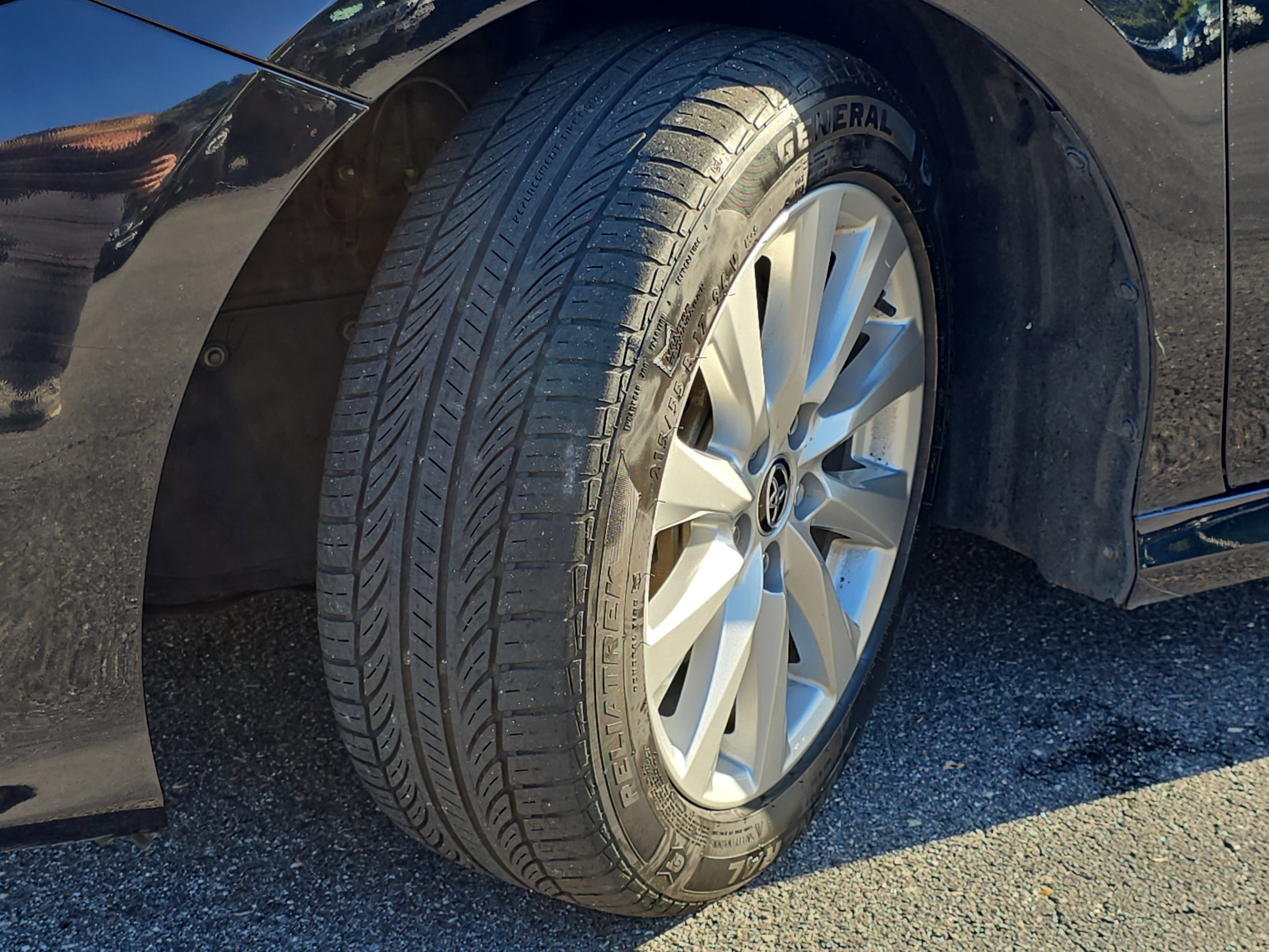 Used 2020 Toyota Camry LE FWD image 31