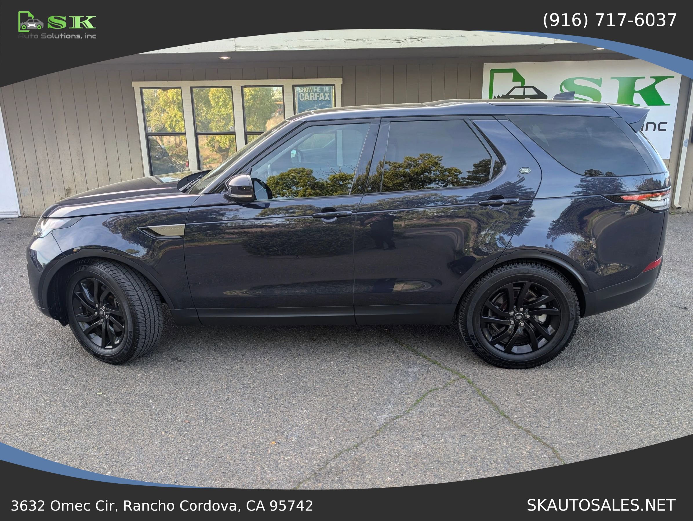 Used 2017 Land Rover Discovery SE image 12