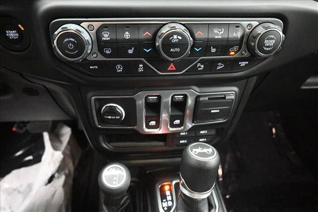 Used 2019 Jeep Wrangler Sport AWD/4WD image 16