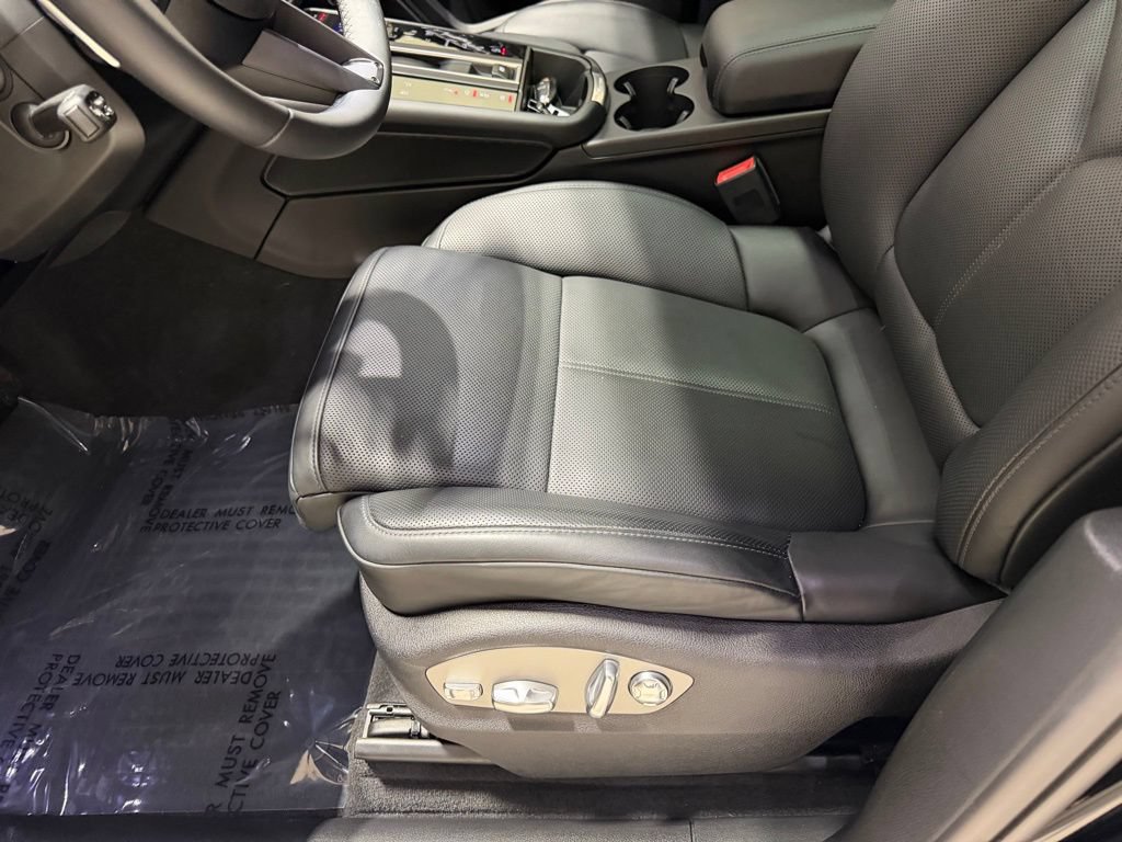Used 2025 Porsche Macan GTS AWD/4WD image 28
