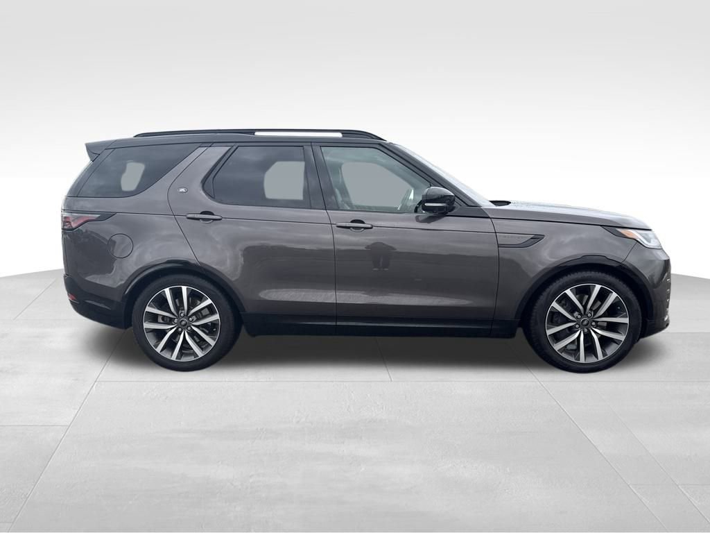 New 2023 Land Rover Discovery S R-Dynamic image 6