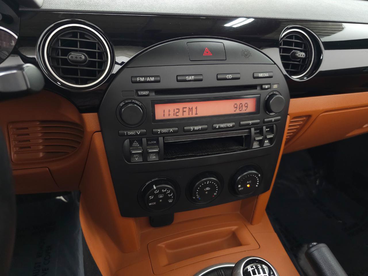 Used 2006 MAZDA MX-5 Miata Grand Touring w/ Premium Pkg RWD image 22