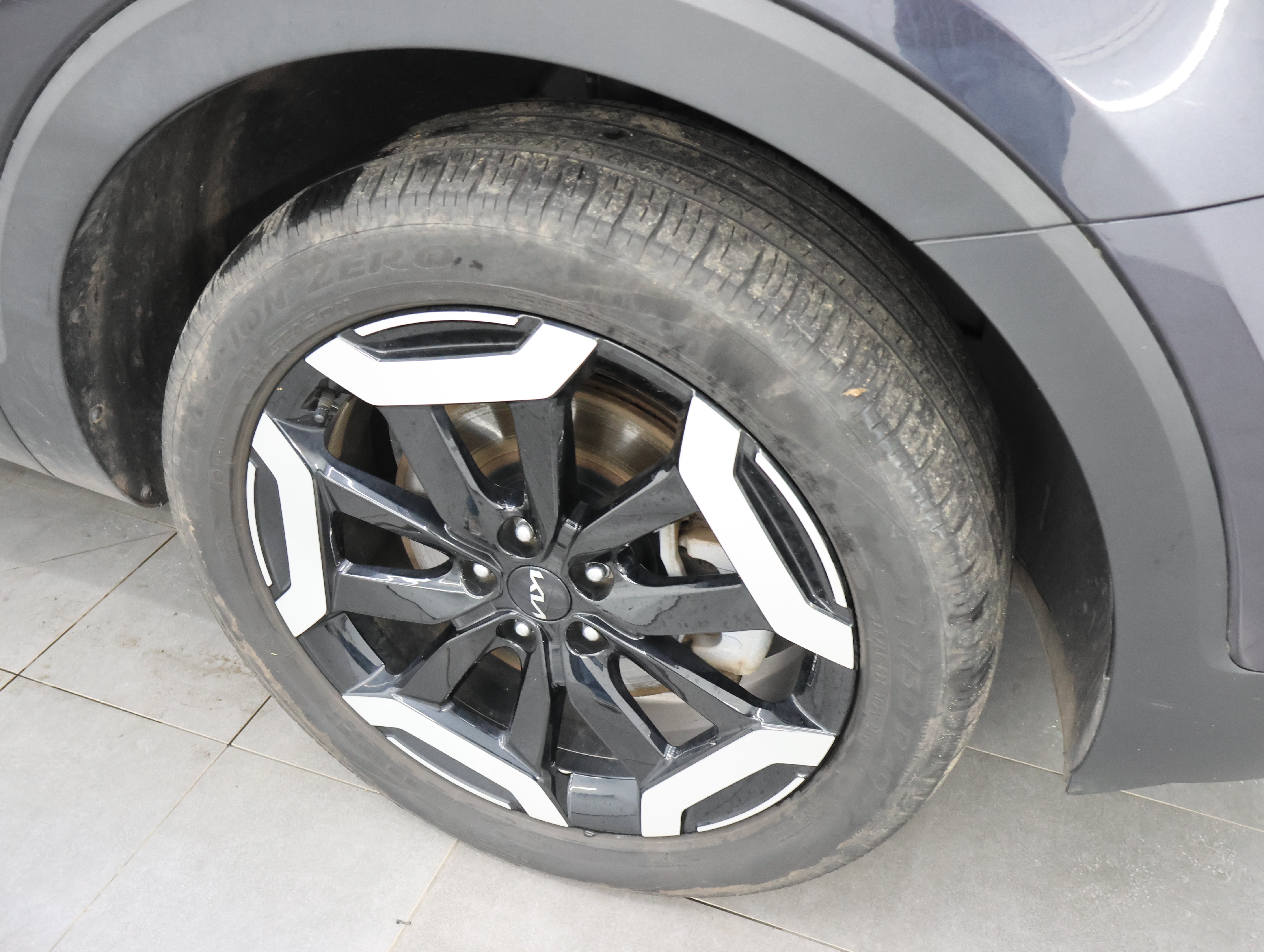 Used 2025 Kia Telluride S AWD/4WD image 3