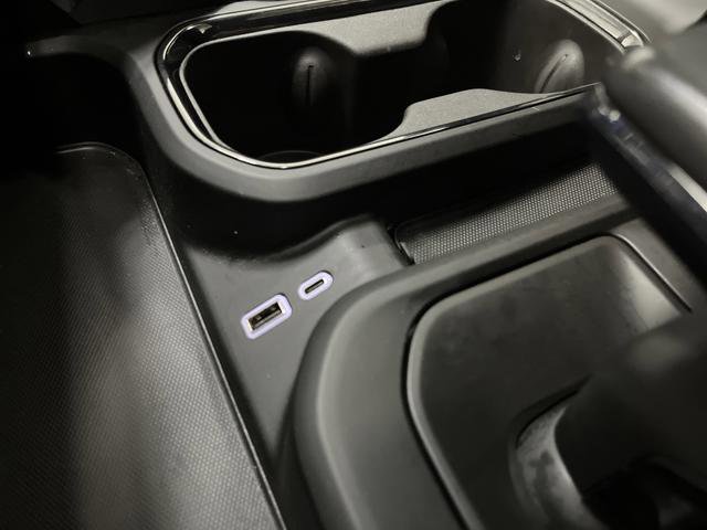 Used 2023 GMC Sierra 1500 AT4 w/ Technology Package image 25