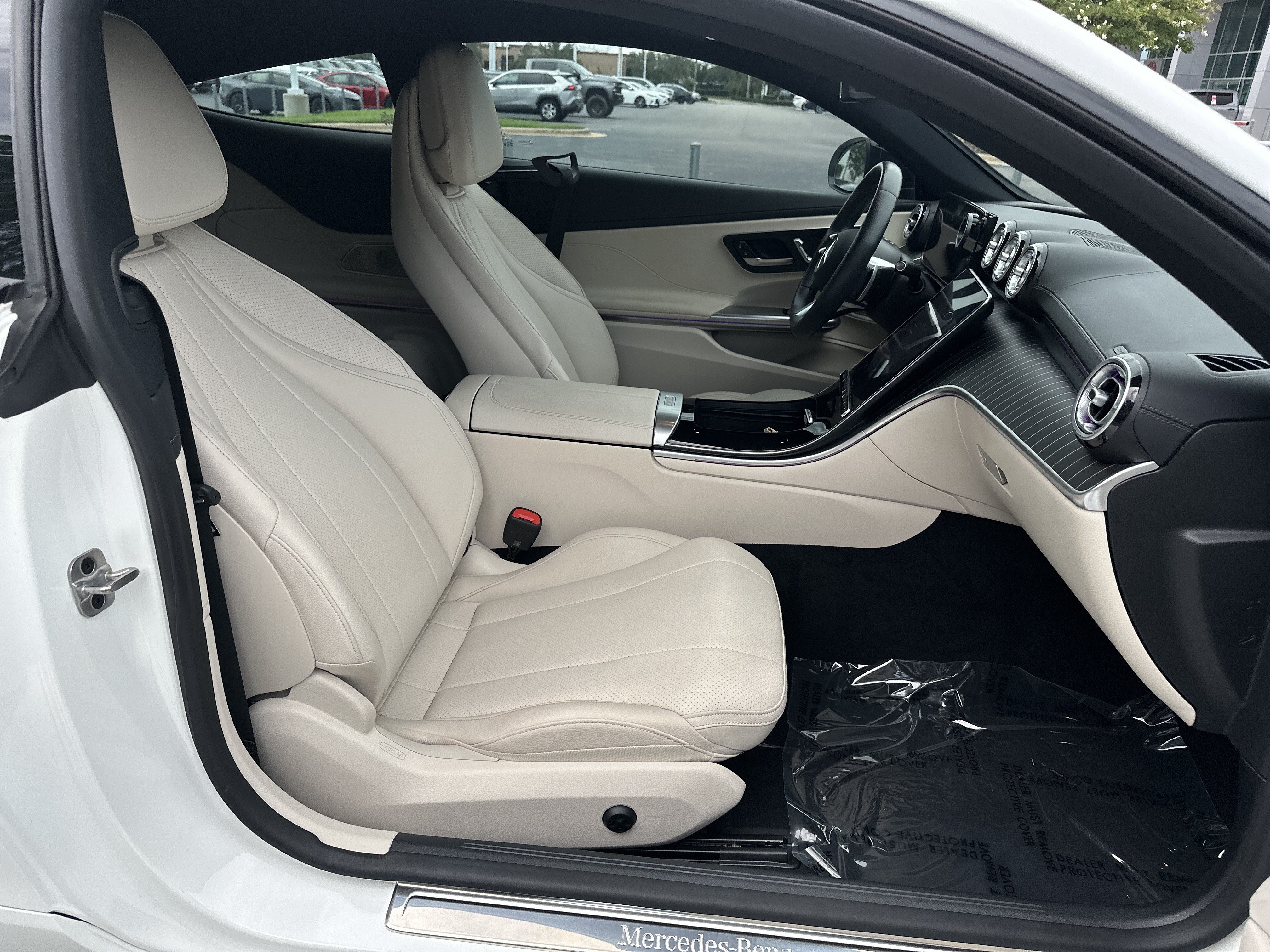 Used 2024 Mercedes-Benz CLE 300 4MATIC Coupe image 33