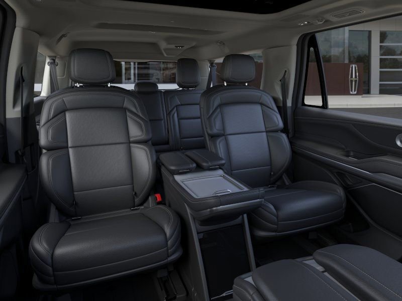 New 2025 Lincoln Navigator L Reserve image 11