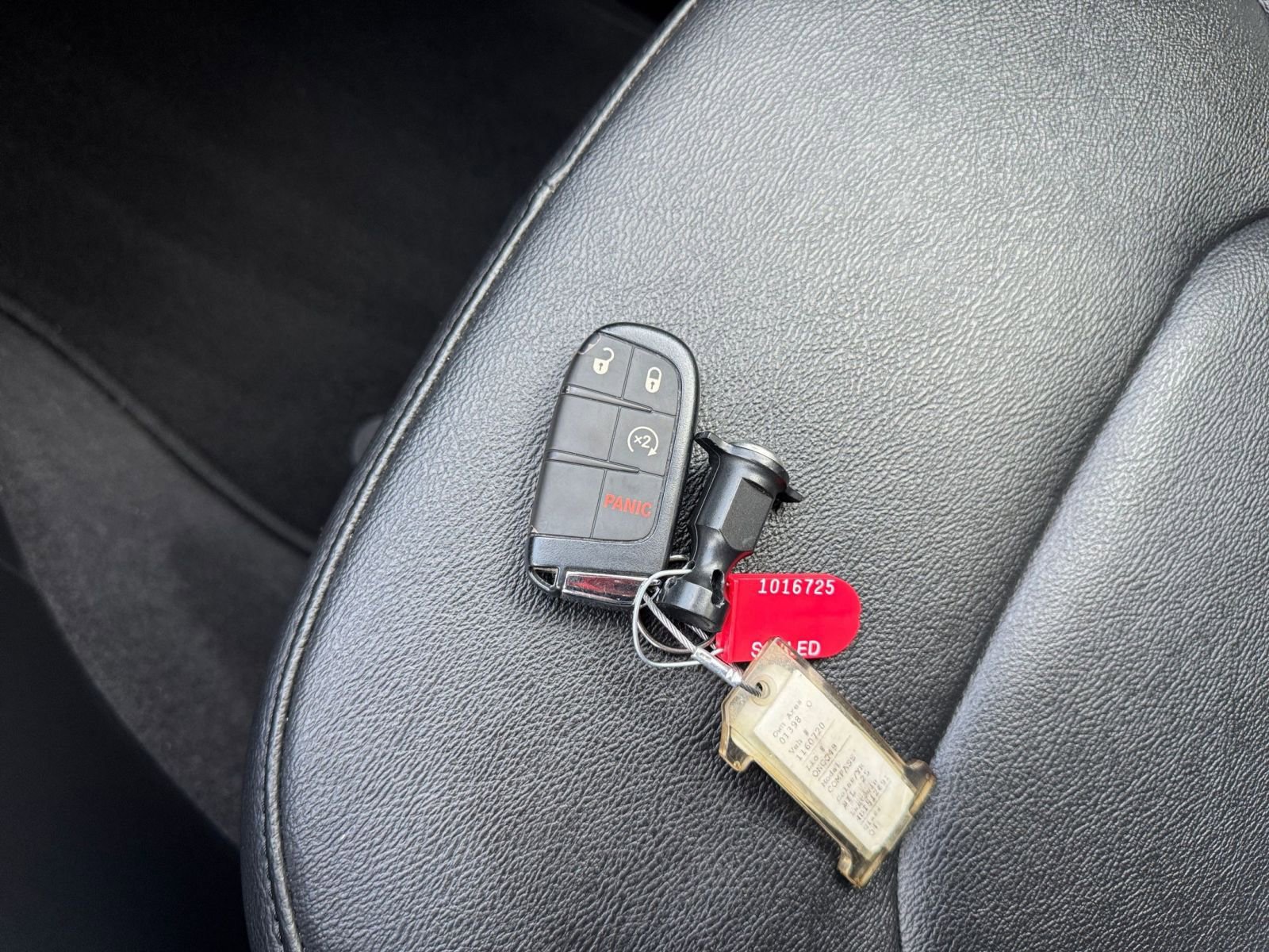 Used 2025 Jeep Compass Limited image 21