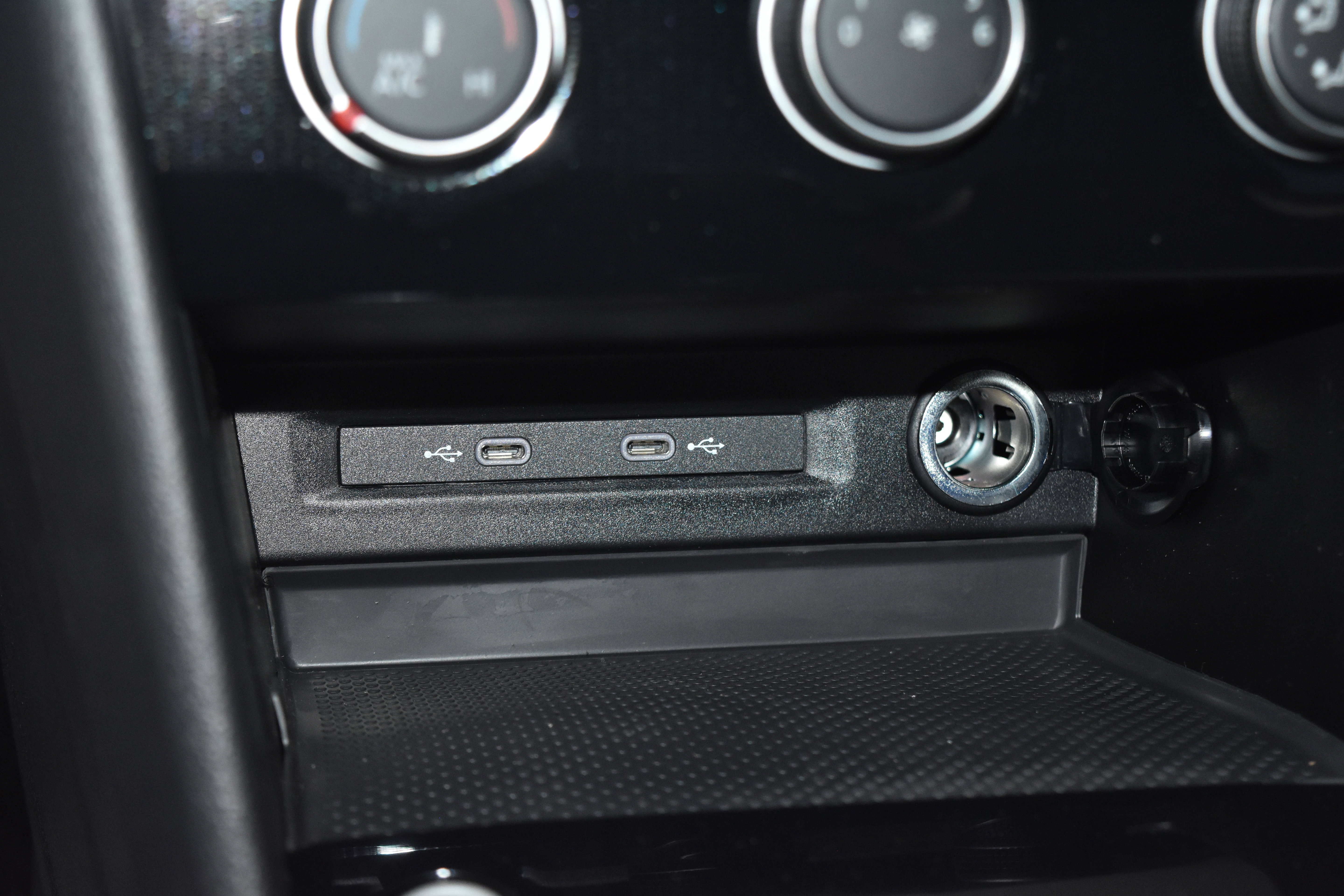 New 2025 Volkswagen Taos S image 11