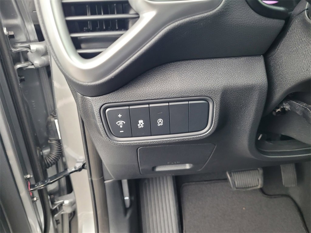 Used 2025 Kia Soul LX image 25