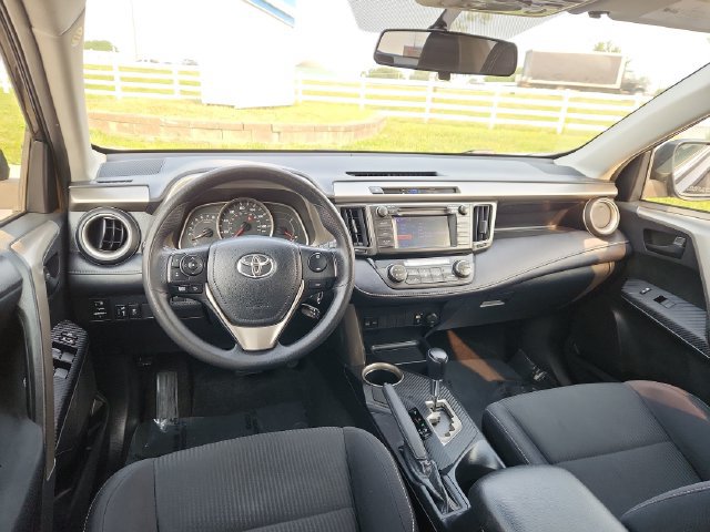 Used 2013 Toyota RAV4 XLE AWD/4WD image 31