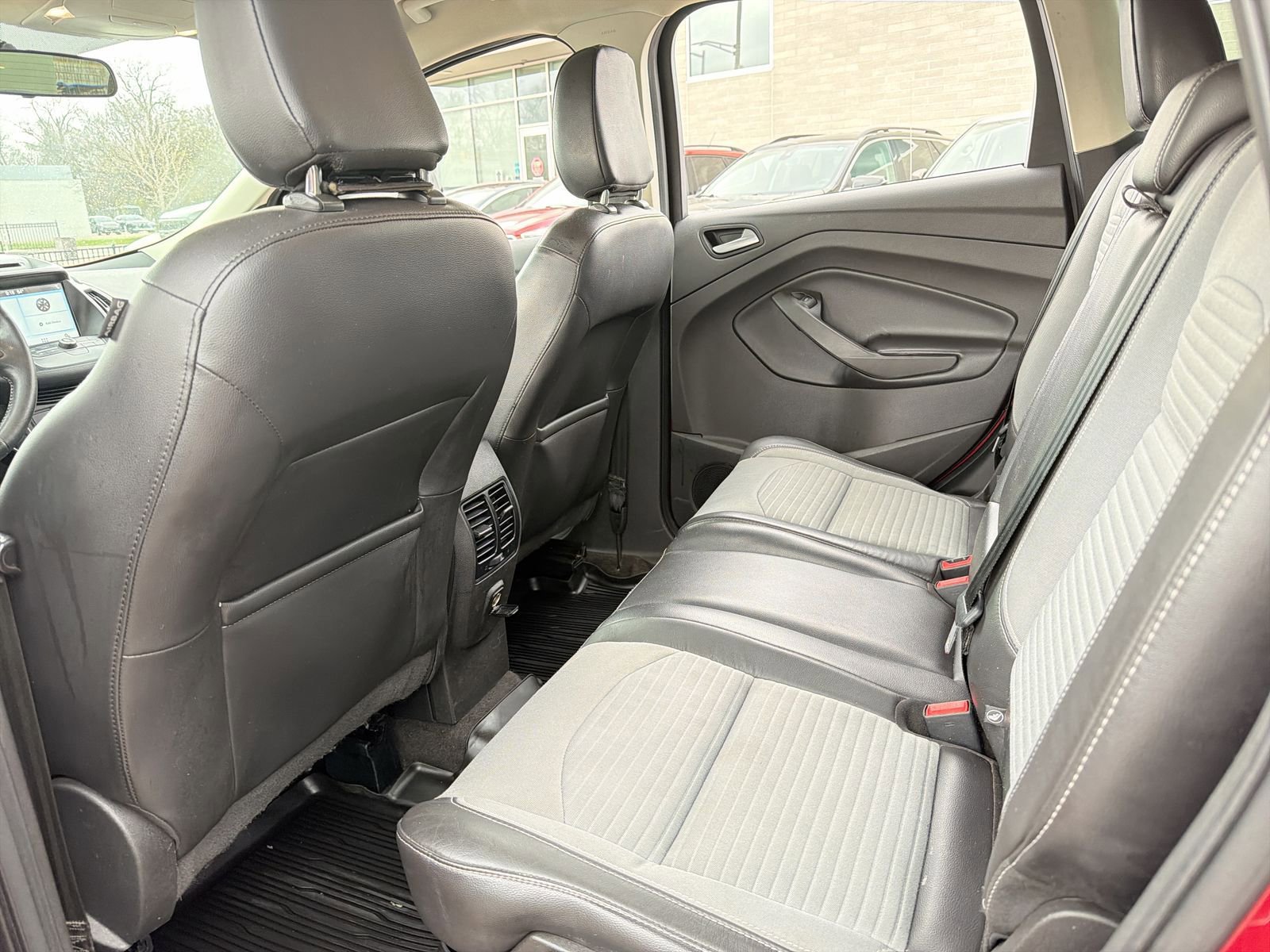 Used 2018 Ford Escape SE w/ SE Sport Appearance Package image 24