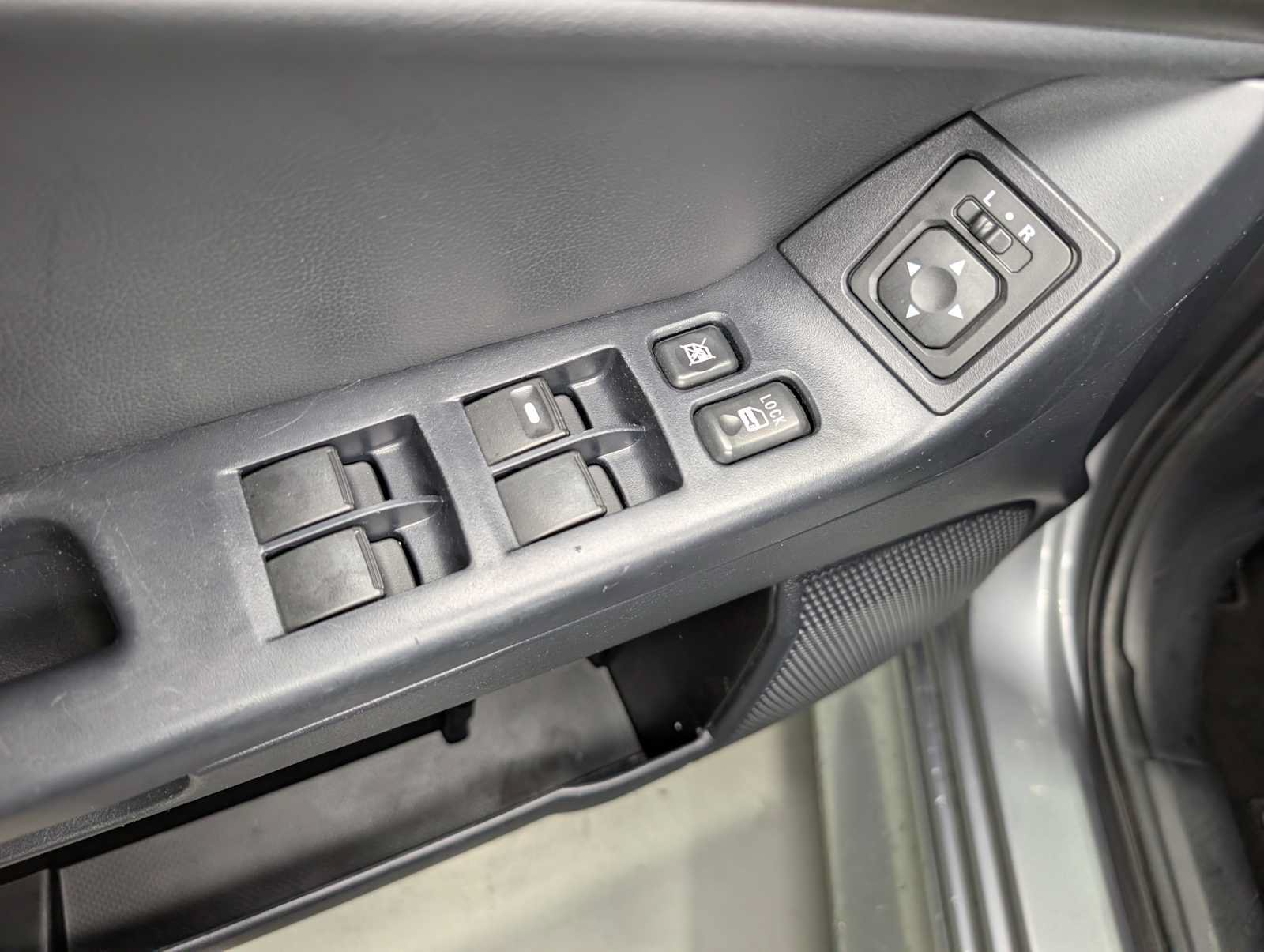 Used 2014 Mitsubishi Lancer ES FWD image 26