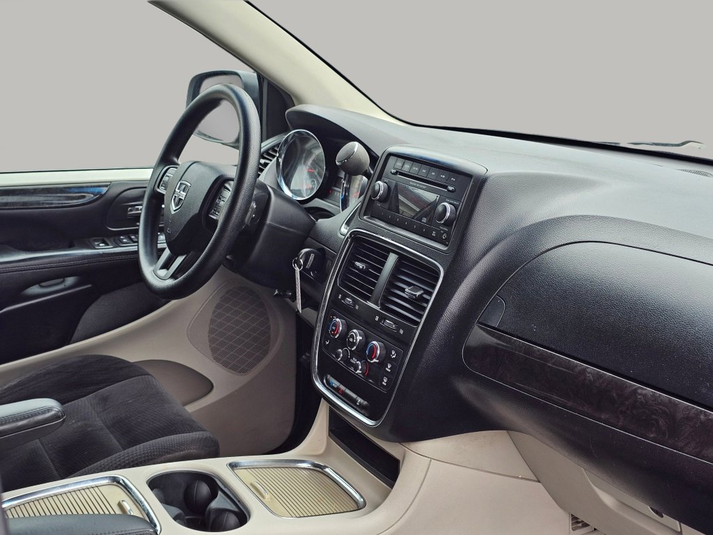 Used 2014 Dodge Grand Caravan SXT FWD image 26