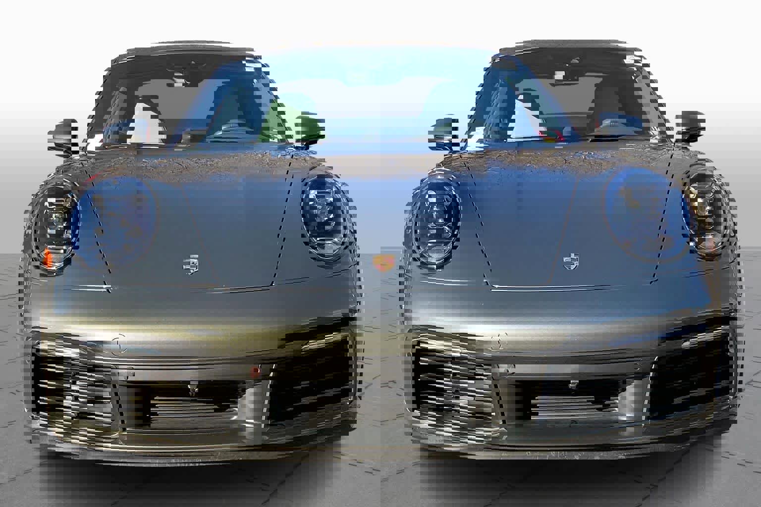 Used 2024 Porsche 911 Carrera image 3