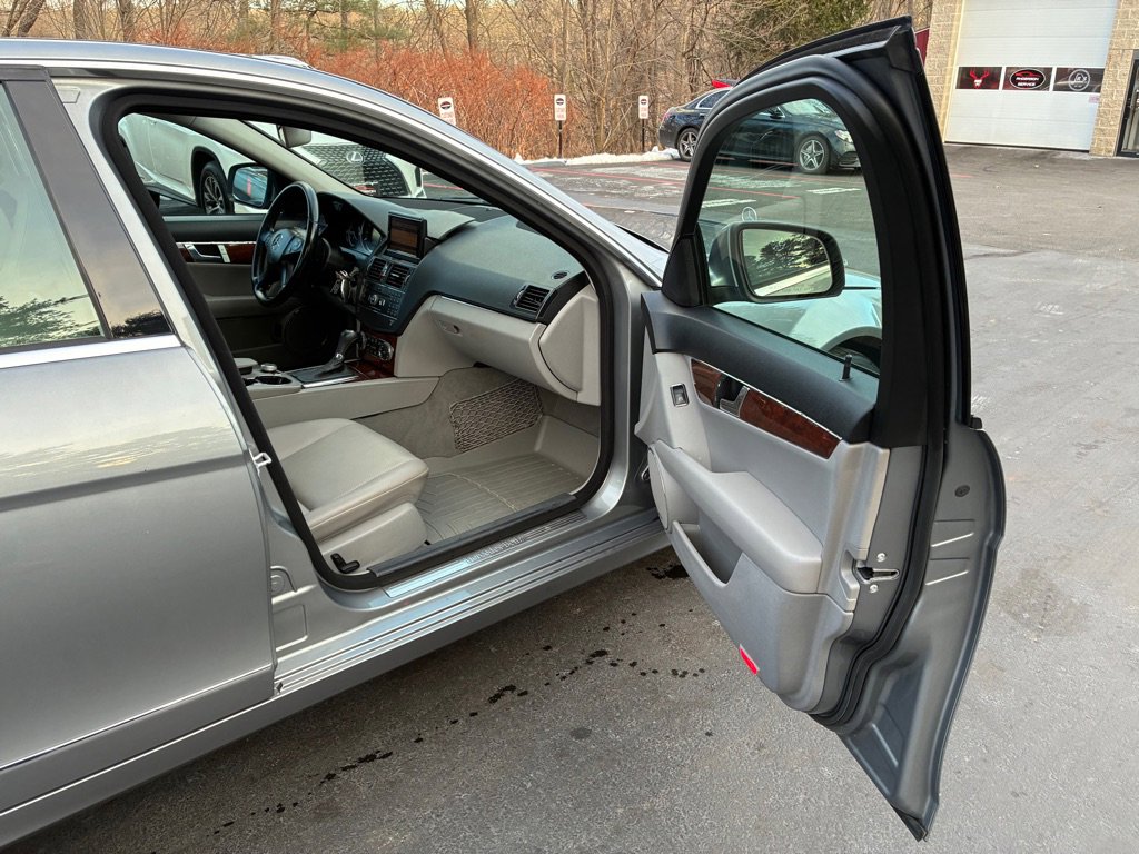 Used 2008 Mercedes-Benz C 300 4MATIC Sedan image 18