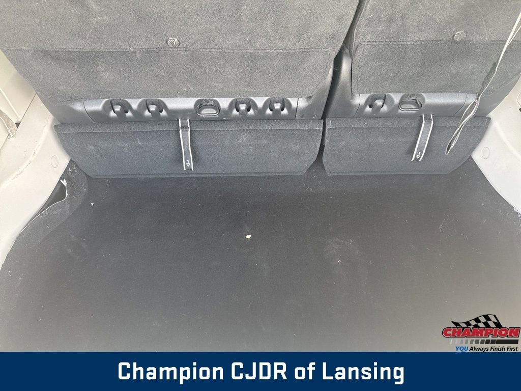 Used 2023 Chrysler Pacifica Touring-L image 11