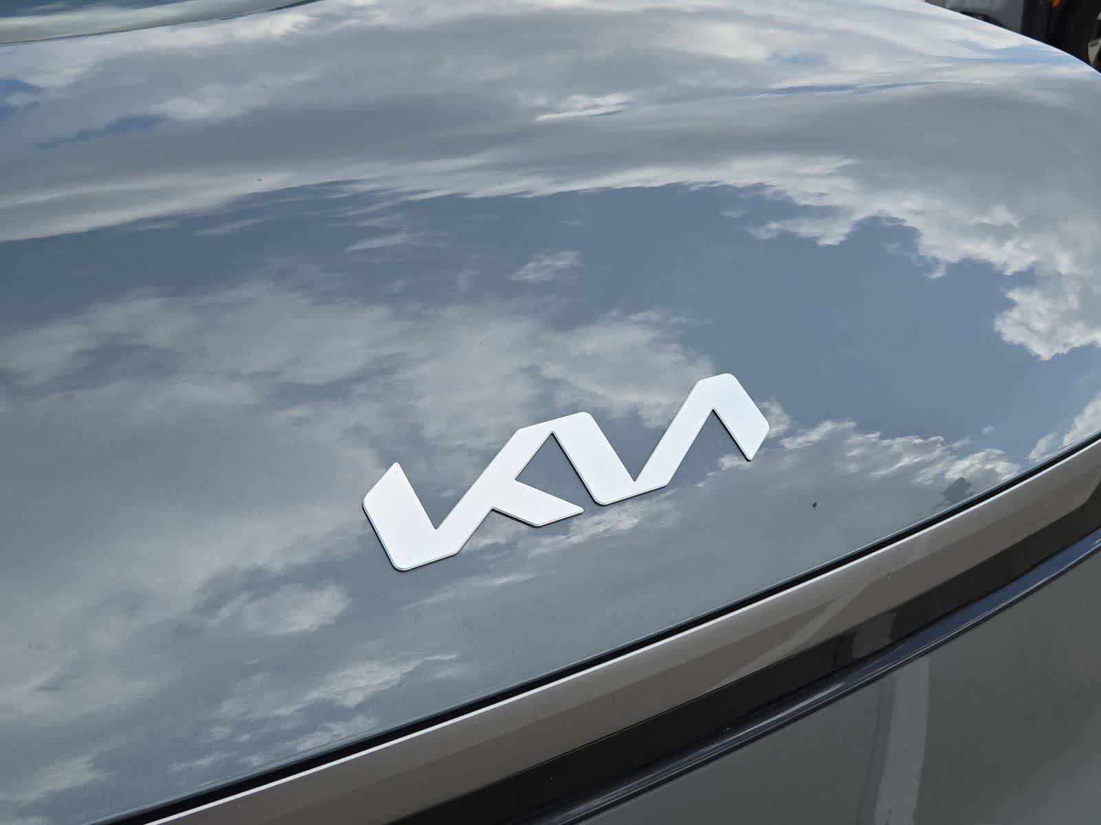 Used 2024 Kia EV9 Land AWD/4WD image 11