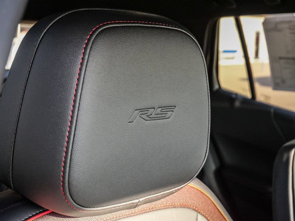 New 2027 Chevrolet Equinox RS w/ Safety and Technology Package FWD image 21
