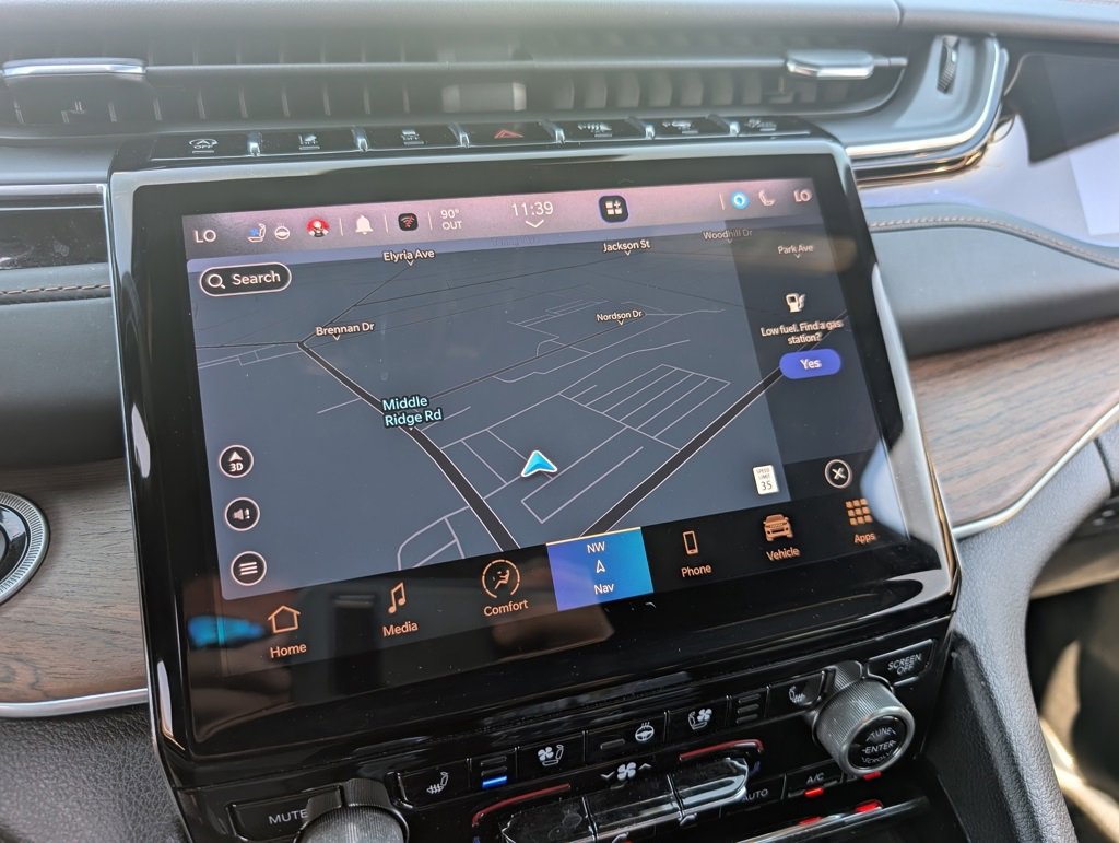 Used 2022 Jeep Grand Cherokee Summit w/ Luxury Tech Group V image 29